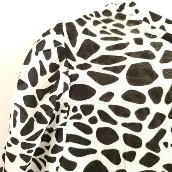 NEW Loft Animal Print Mixed Media V-neck Top - Picture 10 of 13